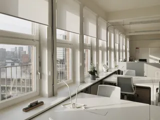 Lichtdurchflutete Arbeitsbereiche im Fruchthof Hamburg 