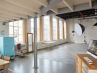 Das top ausgestattete Tageslichtstudio von Network Studios bietet alles für erfolgreiche Produktionen und sonstige Projekte.