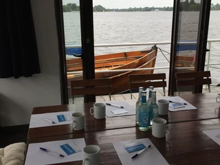 Hamburg Steghaus Alster offenes Fenster
