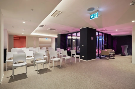 Hangout Hub - Space Shack