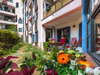 Büros mit einzigartiger Lage finden Sie im ecos office center magdeburg im Hundertwasserhaus