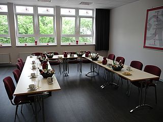 Auch für Konferenzen oder Tagungen eignet sich der Rote Saal in Bremen 