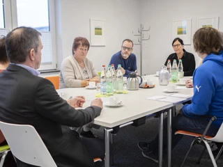 Angeregtes Meeting im Seminarraum Emden im dzo, Oldenburg