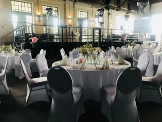 In der Eventfabrik in Neustadt erhalten Sie festliche Dekoration und viele weitere buchbare Services