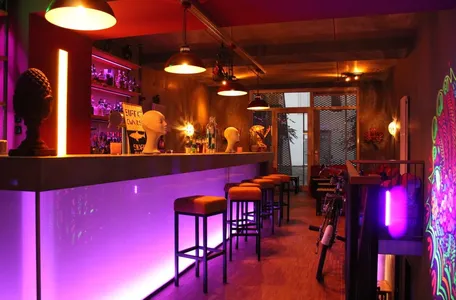 Yaka Bar