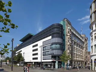Blick von der Domsheide auf das Gebäude der Bremer Baumwollbörse