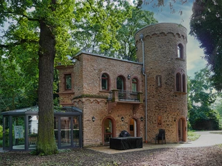 Burg im Grünen in Hanau. 
