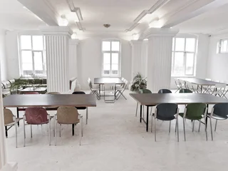 Im FilmFabrique Studio finden in kleinen Blöcken verschiedene Gruppen Platz 