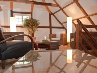 Klostermühle Hude Kleiner Loungebereich unterm Dach