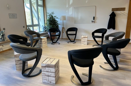 Workshopraum im maritimen Stil