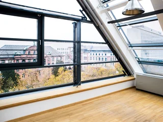 Die Pyramide des pme familienservice Frankfurt bieten zu allen Seiten eine perfekte Aussicht